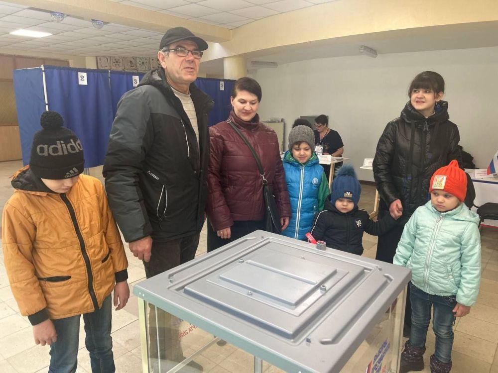 Виктор Водолацкий: Луганская Народная Республика активно голосует на выборах Президента России!