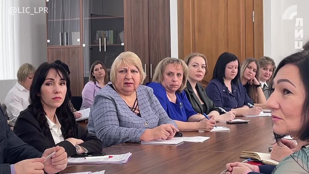 Более тысячи учреждений ЛНР перейдут в ведение Минобразования Республики