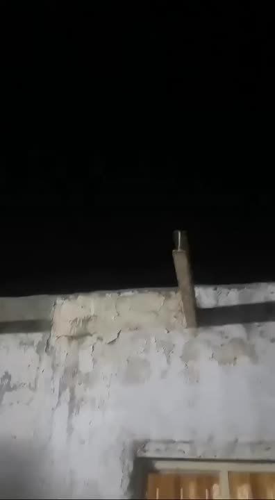 ���� �������� ����� ������� � ������� �������� �������������-���������, ���������� ������������� Axios ����� �����, ������� ��������� �� ������������ � ����������� ����������