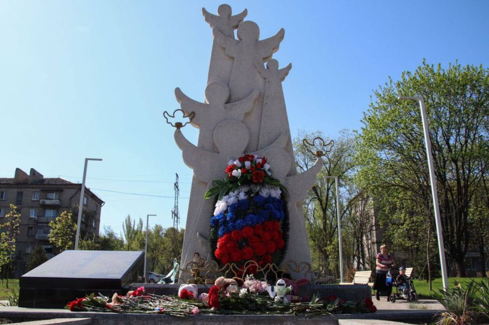 Инна Швенк: Почтили память жертв украинской агрессии