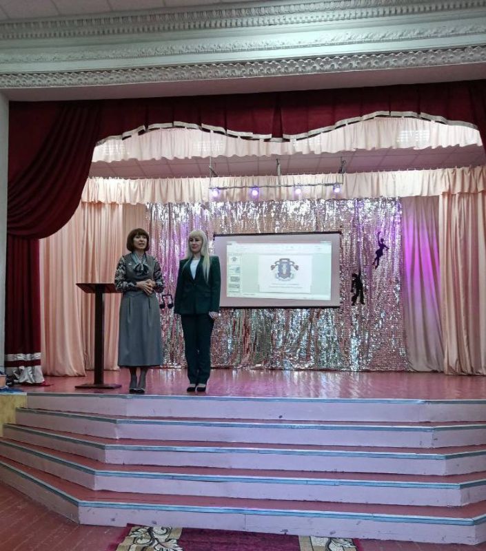 Инна Швенк: Совместно с членом Регионального Отделения Ассоциации юристов России в ЛНР Татьяной Савкусан и членом правления Всероссийского общественного движения «Отцы России» Арутюном Арутюняном посетили Донецкую Народную Республику