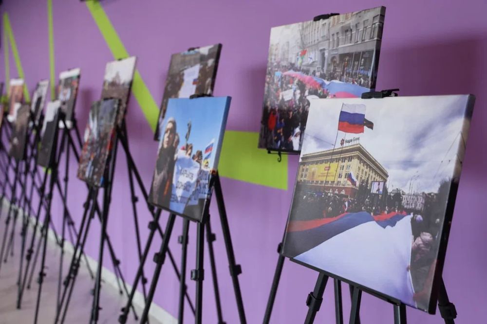 В Луганске проходит выставка «Харьковская весна»