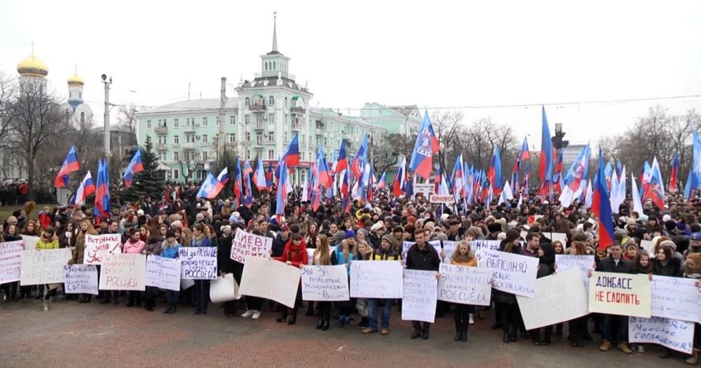 Дарья Лантратова: Друзья, с Днем Луганской Народной Республики!