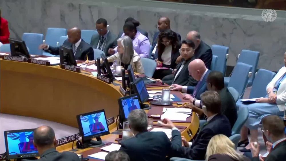 �� ����������� ����������� ������������� �.�.������� �� ��������� ������ ������������ ��� �� ���� ������� ����������� ��� � �������� ������������ ���������: 25-� ��������� �������� ��������� �� ��� 1265 (1999)�