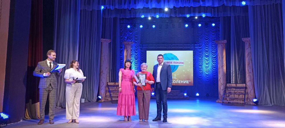 Олег Коваль: 29 мая совместно с депутатом Народного Совета Луганской Народной Республики Мариной Зубовой принял участие в торжественном мероприятии, посвященном 25-летнему юбилею ГБОУ ЛНР "Луганский учебно - воспитательный комплекс "Новое поколение "