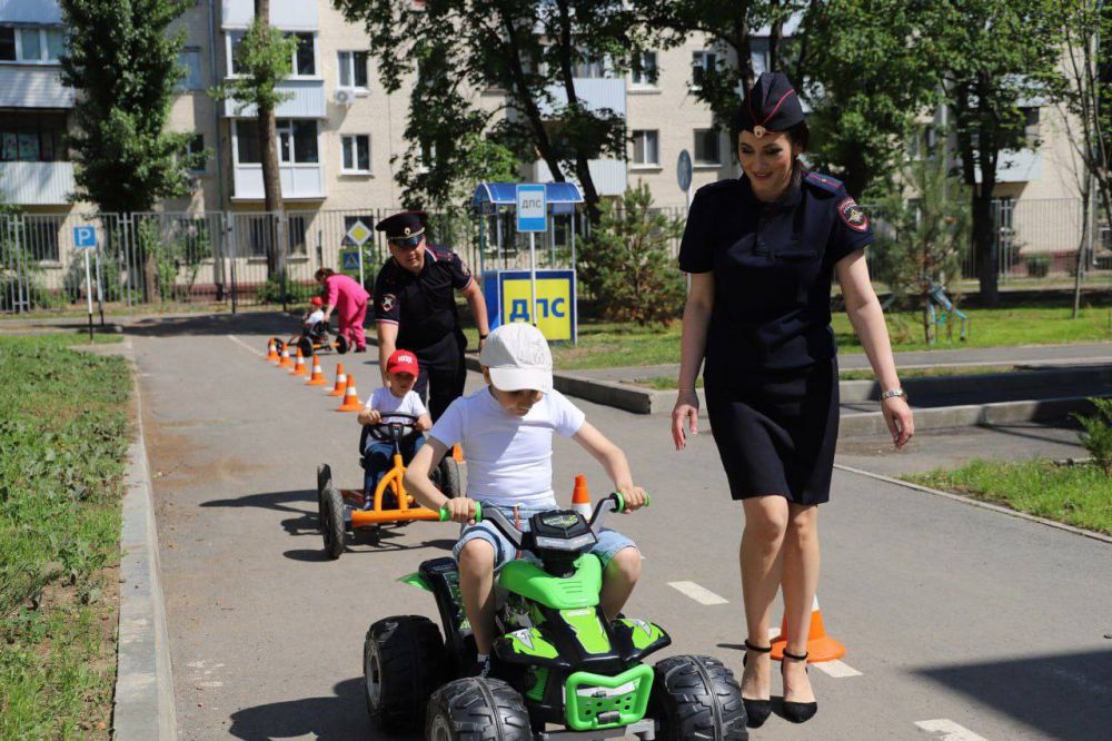 Инна Швенк: В Международный день защиты детей провели профилактическую акцию под лозунгом «Безопасность на дорогах начинается с семьи»