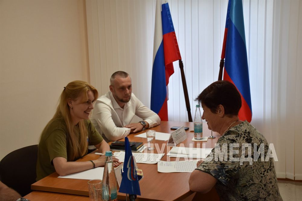 Сенатор Совета Федерации Федерального Собрания Российской Федерации от исполнительной власти Луганской Народной Республики, Дарья Лантратова, провела прием граждан в Алчевске
