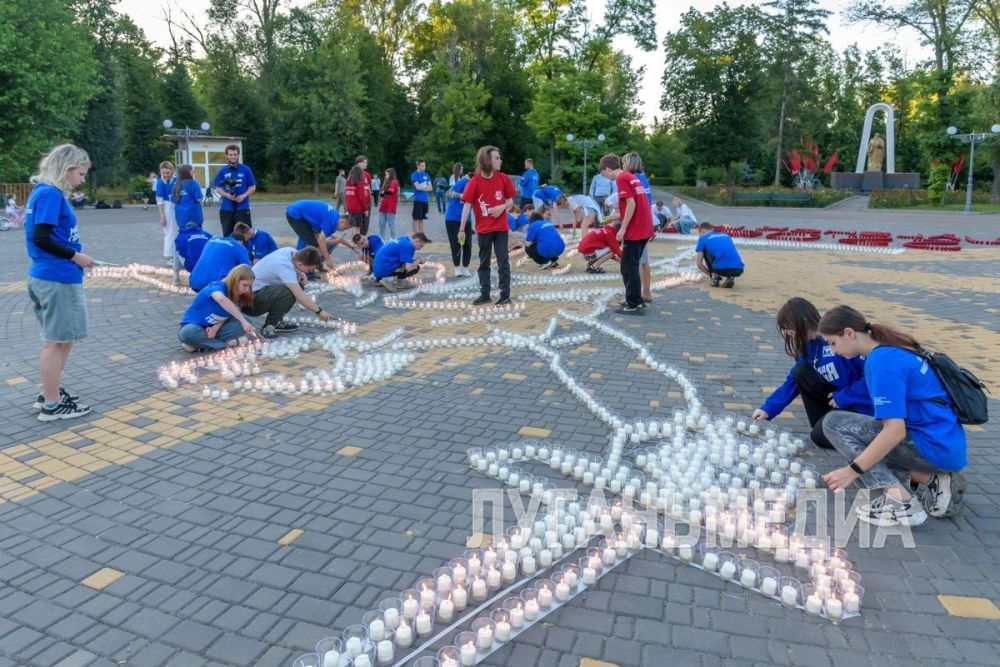Луганчане зажгли «Свечу памяти»