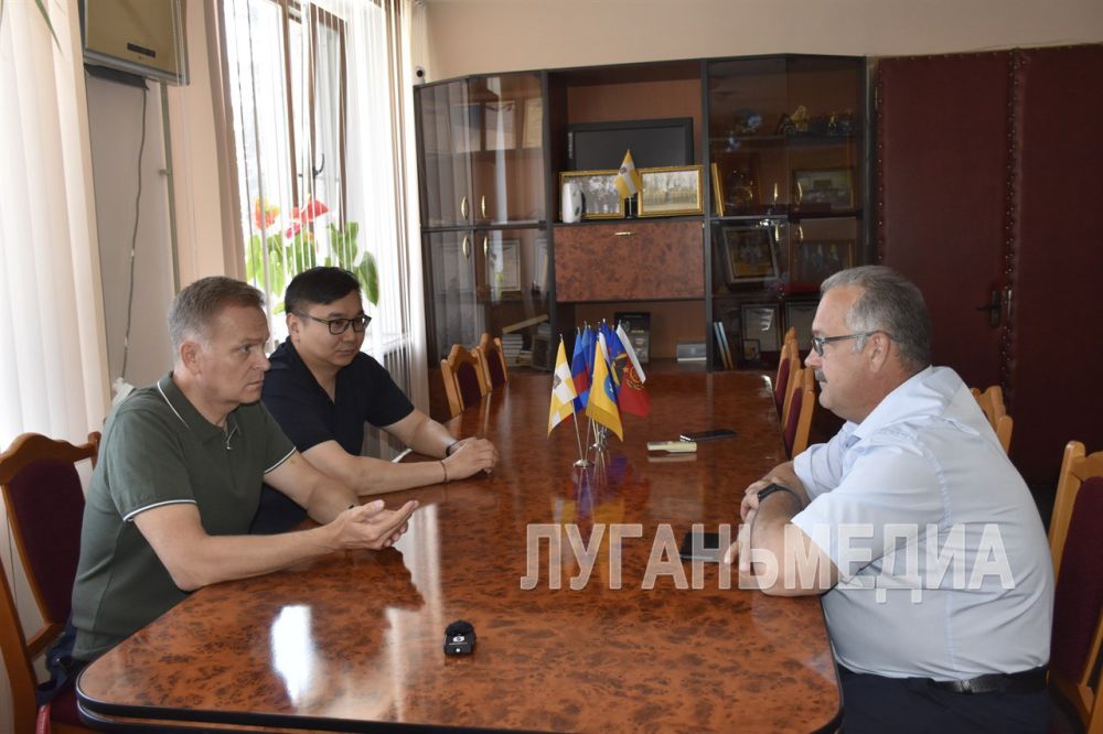 Министры цифрового развития ЛНР и Калмыкии встретились в Антраците