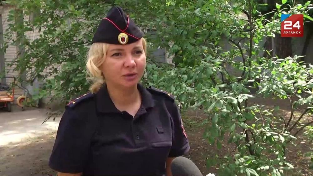 В трагическую дату жители Республики почтили память погибших детей у мемориала в Луганском парке имени Щорса