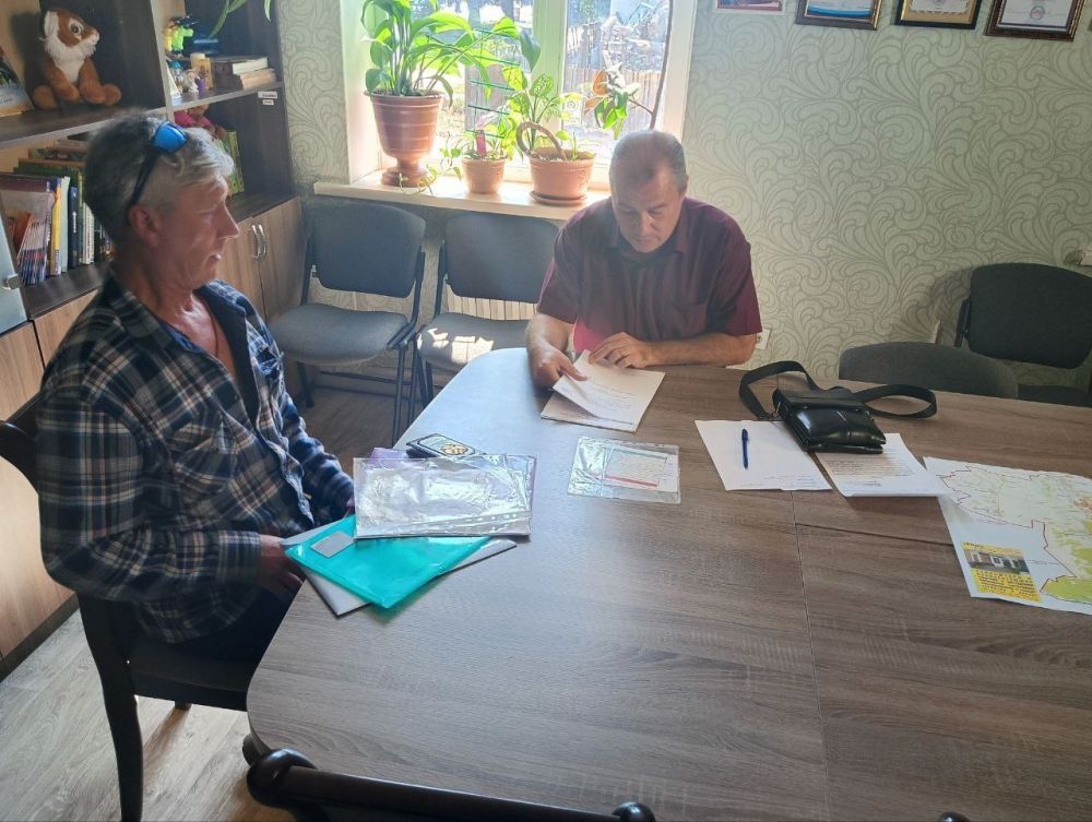 Депутат Народного Совета ЛНР Юрий Юров провел прием граждан в прифронтовой Кременной