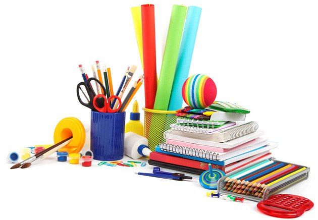 Министр образования и науки ЛНР Иван Кусов порекомендовал родителям первоклассников не спешить с покупкой канцелярии к школе