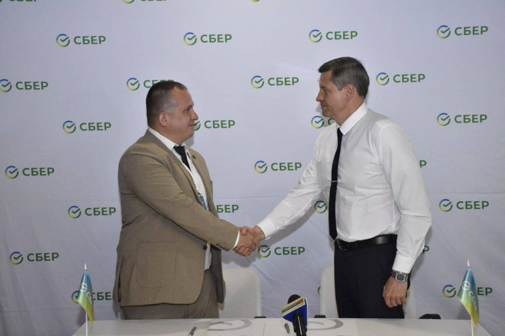 Председатель правительства ЛНР Егор Ковальчук считает, что помимо строительной отрасли в ЛНР важно развивать инвестирование промышленности