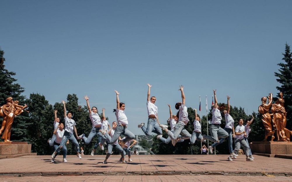 ����� 600 ������������ ��������� � ��������� ��������������� �������� �������� � �������� (�����) ����� �������...