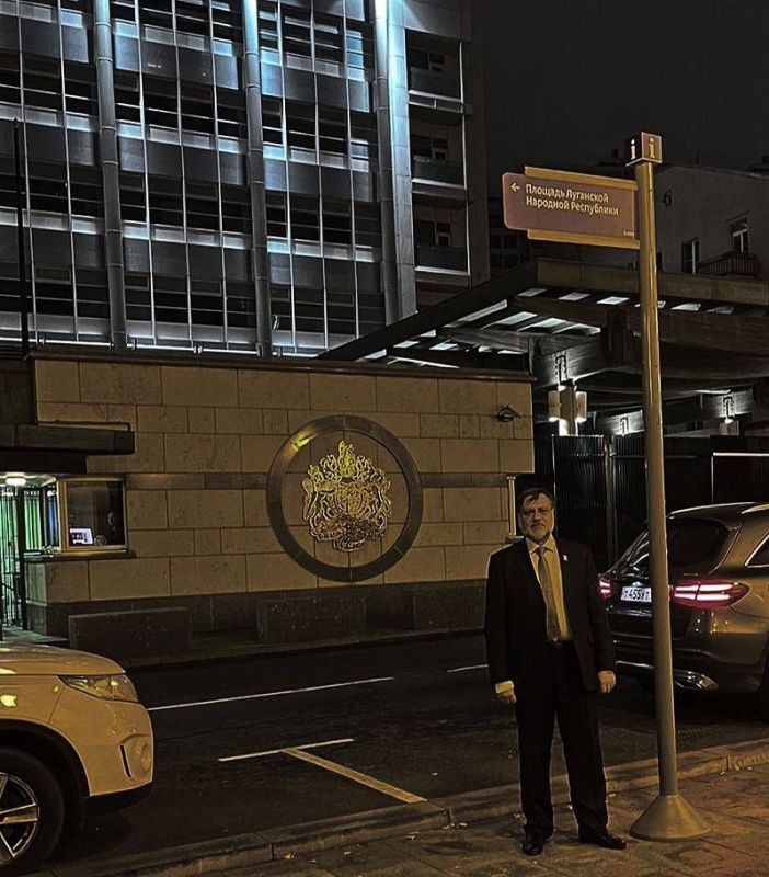 Поздравляю новые регионы с Днём воссоединения с Россией !