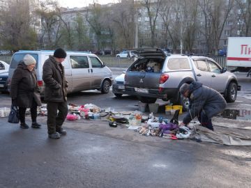 В столице Республики продолжаются рейды по местам стихийной торговли