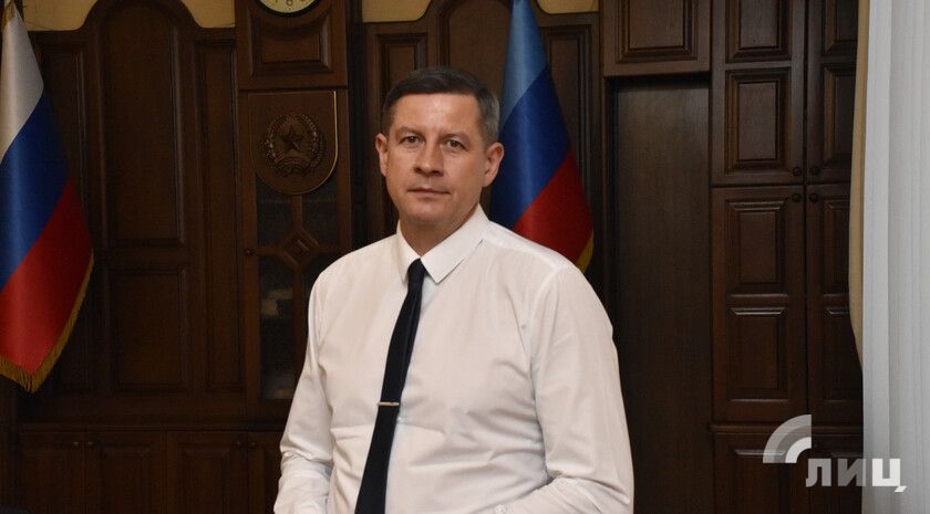 Председатель Правительства ЛНР поздравил сотрудников ЛИЦ с десятилетием агентства