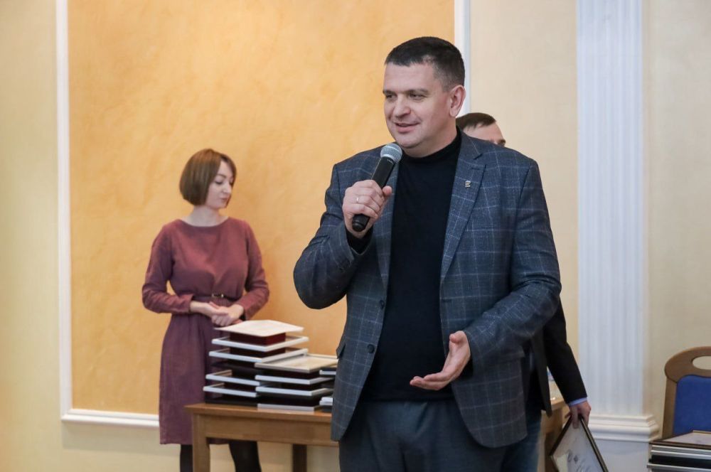 Олег Коваль: Посетил юбилей Луганского Информационного Центра