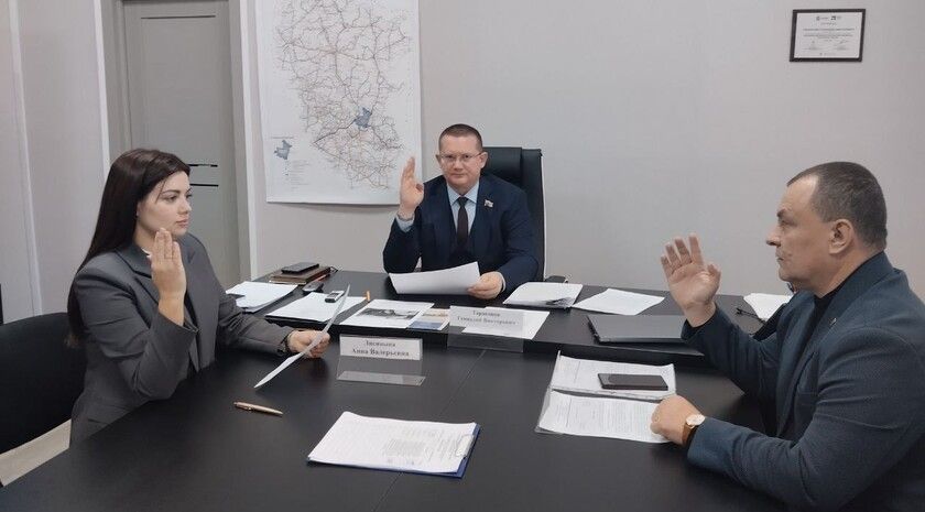 Парламент ЛНР за год принял девять законов, разработанных при участии фракции СРЗП