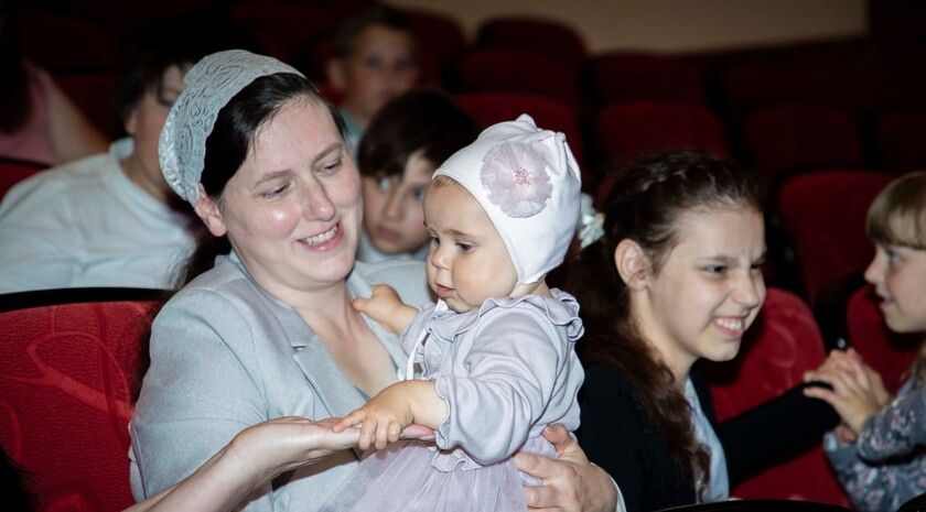 «Справедливая Россия» предложит установить в ЛНР День многодетной семьи