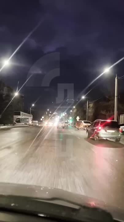 На улице Победоносная в Луганске на перекрестке у детской больницы №2 наконец-то () установили и подключили светофор