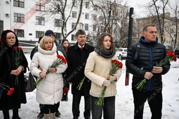 В Луганске почтили память журналистов, погибших при исполнении профессиональных обязанностей (ФОТОРЕПОРТАЖ)