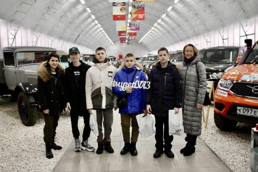 Ученики Луганского кадетского корпуса посетили УАЗ