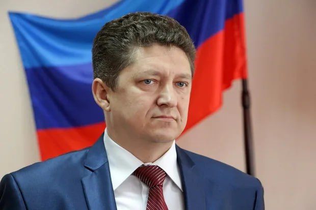 Председатель Совета городского округа город Луганск Сергей Цемкало поздравил жителей столицы с Новым годом: