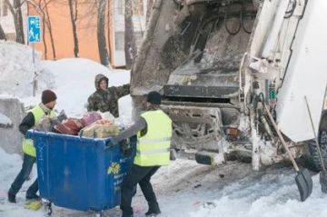 В Луганске в новогодние праздники мусор вывозят без перебоев