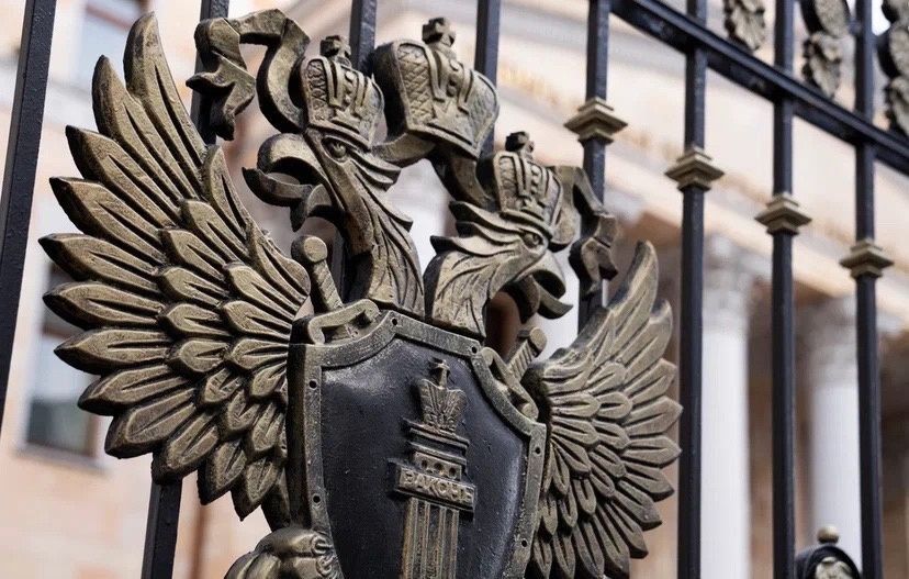 Прокуратура помогла жителям исторических регионов возместить миллионные долги по зарплате