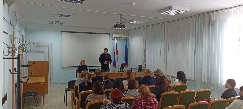 Олег Коваль: 11 февраля провел рабочую встречу по вопросам развития системы образования и реализации партийного проекта "Новая школа" с коллективом ГБОУ ДПО ЛНР "Луганский институт развития образования"