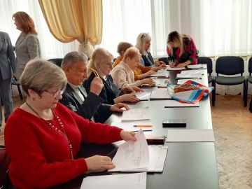 Во Дворце культуры им. Октябрьской революции города Брянки состоялось заседание жюри VI Международного фестиваля-конкурса патриотической песни Истина Победы