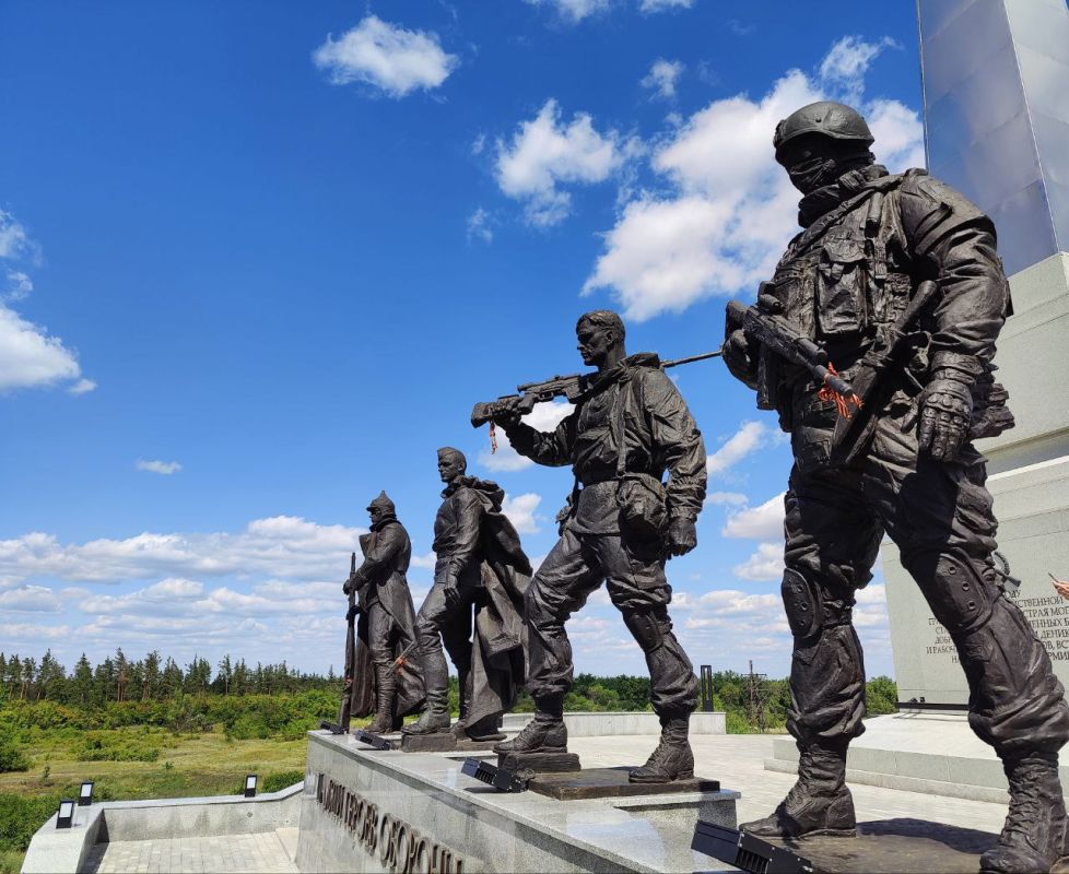 Владислав Дейнего: Сегодня сердце каждого жителя ЛНР бьётся громче, напоминая о великом дне далёкого 1943 года, когда в результате искуссного манёвра 3-й гвардейской армии под командованием генерал-лейтенанта Д.Д.Лелюшенко и...