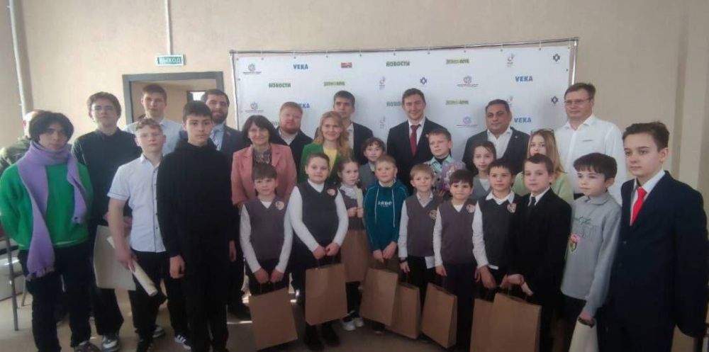    &quot;  19&quot;  ..,       ..,        ..,     ..,  ,  ...