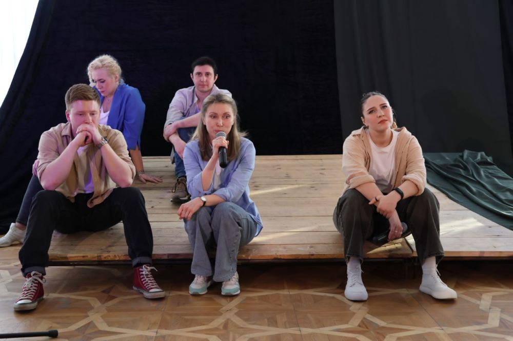 «Русская дорога». В рамках проекта «Культурная среда» Луганский академический русский драматический театр имени П. Луспекаева представил зрителям театрализованную программу «Русская дорога»