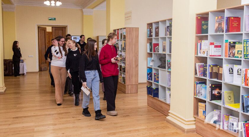 Библиотека «Собеседник» открыла двери для студентов и преподавателей ЛГАКИ