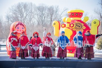 В Луганске открылась праздничная программа Широкая Масленица