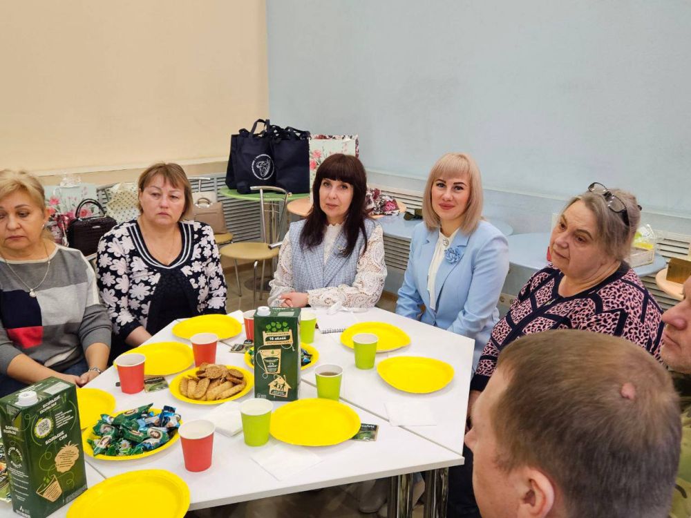 Инна Швенк: 6 марта 2025 года, в преддверии Международного женского дня 8 марта на площадке Штаба общественной поддержки проведён круглый стол с женщинами, потерявшими своих сыновей в период СВО.