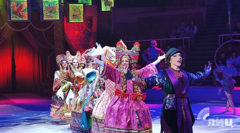 Российские артисты показали программу «Жар-птица» впервые в Луганском цирке