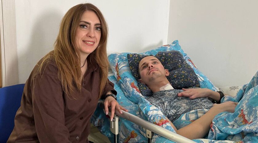 Около 60 женщин со всей России трудятся в луганском военном госпитале