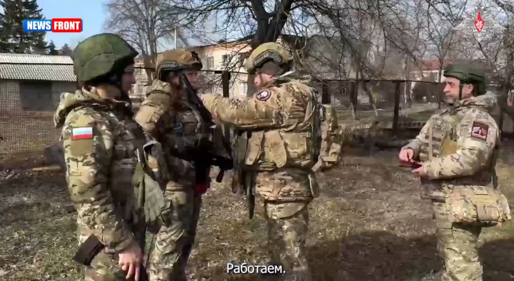 Бойцов женского отряда «Барс-Курск» поздравили с Международным женским днём