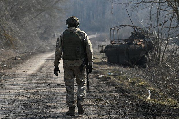 Экс-подполковник НМ ЛНР Марочко: ВС РФ продвинулись в сторону Кондрашовки