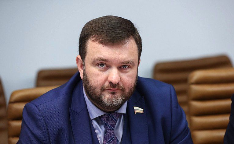 Д. Ворона: Ведем работу над расширением механизмов компенсации рисков инвесторам в новых регионах