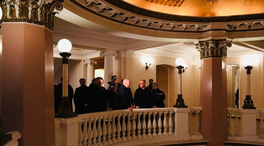 Кириенко и Пасечник оценили качество ремонта в учебном корпусе Луганской академии культуры