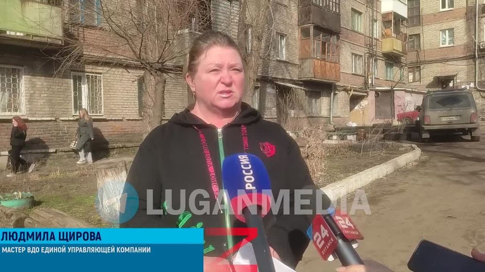 Сотрудники единой управляющей компании ведут планомерную работу по устранению зашлакованных стояков центрального отопления в многоэтажках Луганска