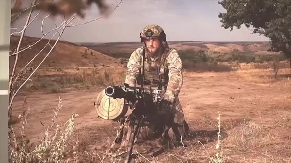 Первый заместитель Руководителя Администрации Президента России Сергей Кириенко и Глава ЛНР Леонид Пасечник оценили качество капитального ремонта, который ведется в Луганской государственной академии культуры и искусств...