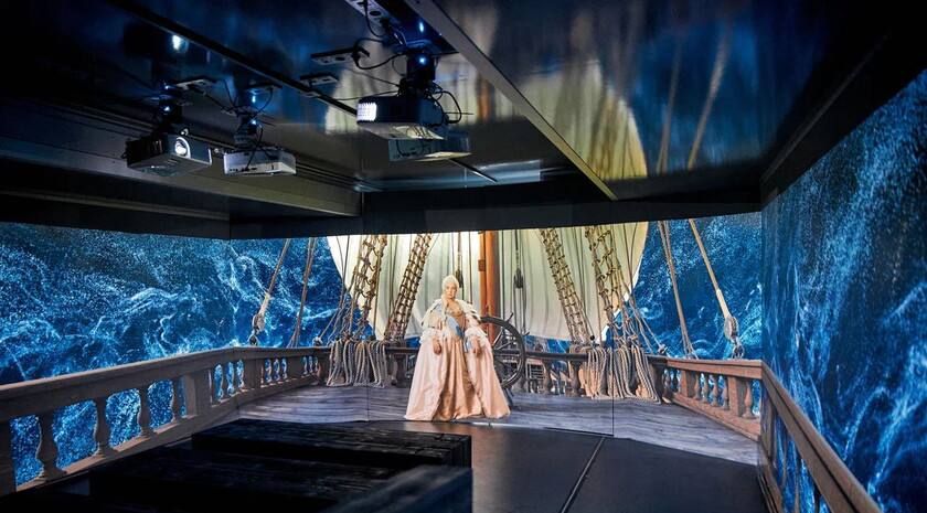 Второй мультимедийный автопоезд «Россия — моя история», который начал работу в Стаханове 3 марта, рассказывает о поворотных событиях истории государства в разные эпохи