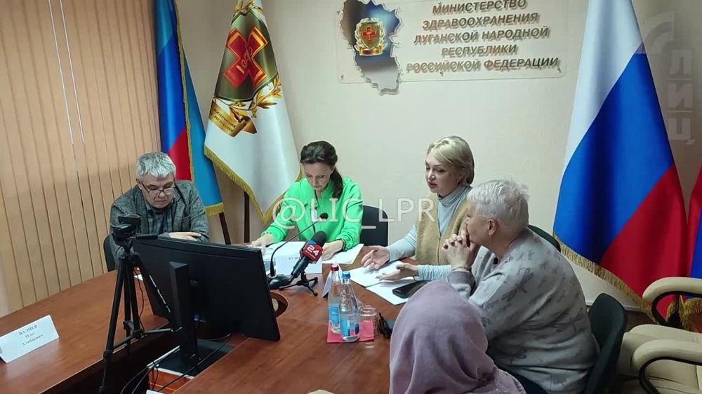 Заместитель председателя Государственной Думы РФ Анна Кузнецова на круглом столе в Луганске объявила о начале в ЛНР работы по поддержке беременных женщин и доабортному консультированию