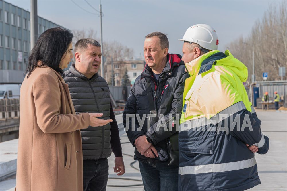 Яна Пащенко ознакомилась с ходом работ на путепроводе на улице Советской