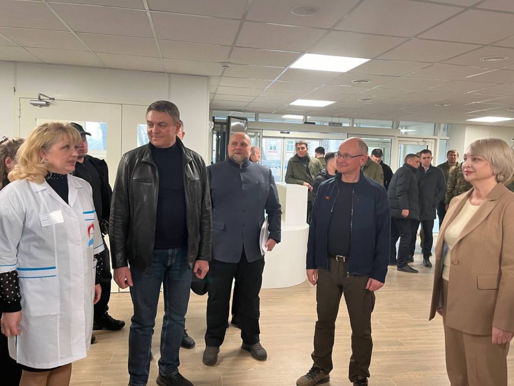 Наталия Пащенко: С рабочим визитом Первый заместитель Руководителя Администрации Президента Сергей Владиленович Кириенко, Заместитель Министра здравоохранения России Андрей Николаевич Плутницкий и Глава Луганской Народной...